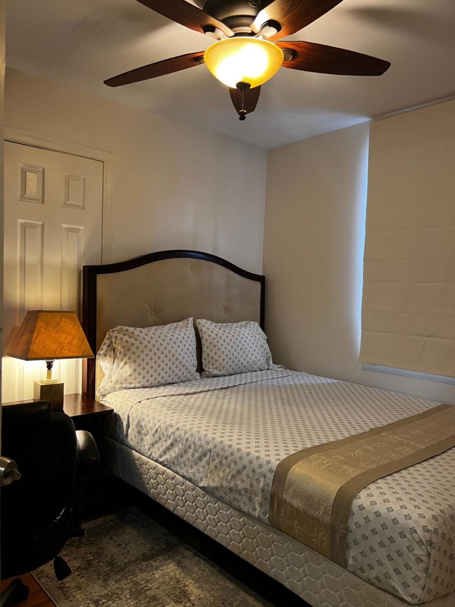 Aloha Homestay Falls Church Exterior photo